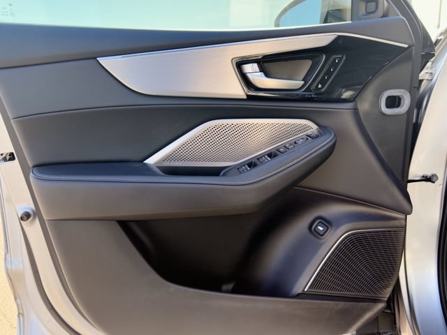 Used 2024 Acura MDX w/ Technology Package FWD image 12