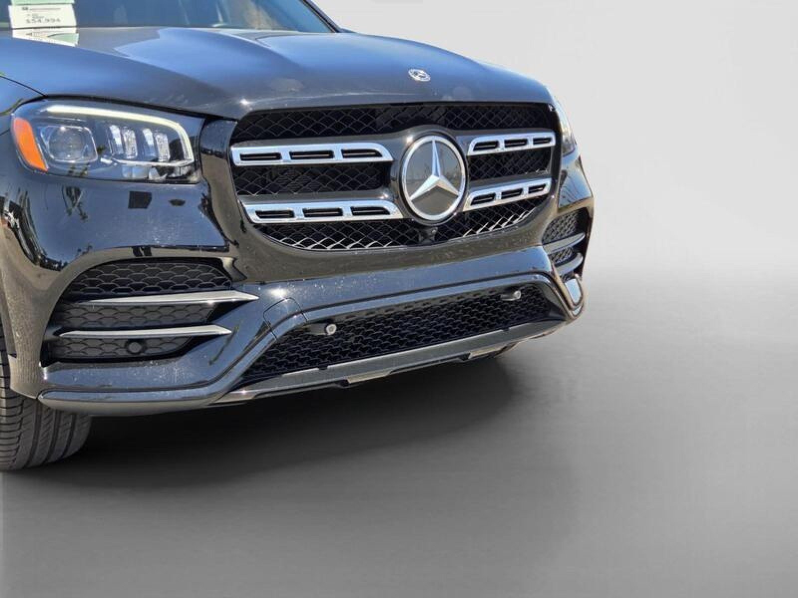 Certified 2022 Mercedes-Benz GLS 450 4MATIC w/ AMG Line Exterior image 9