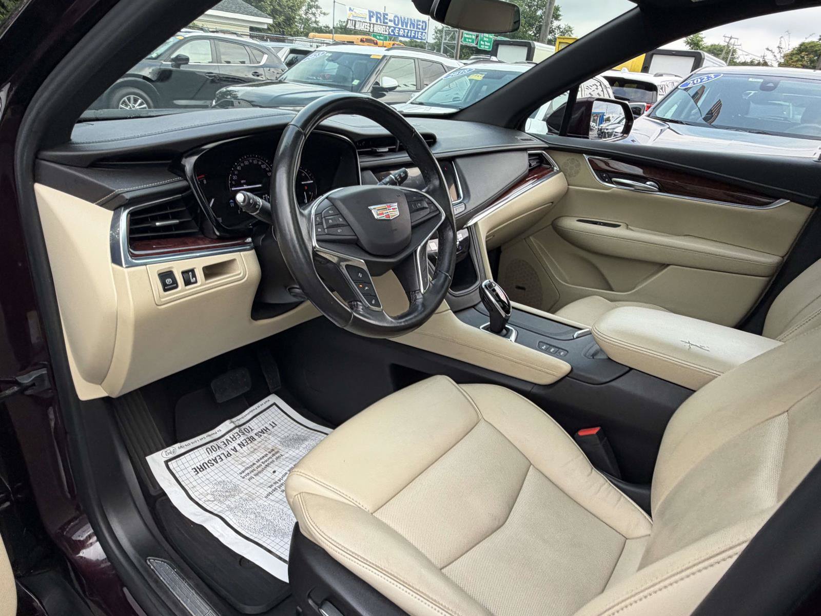 Used 2018 Cadillac XT5 Luxury w/ Driver Awareness Package AWD/4WD image 13