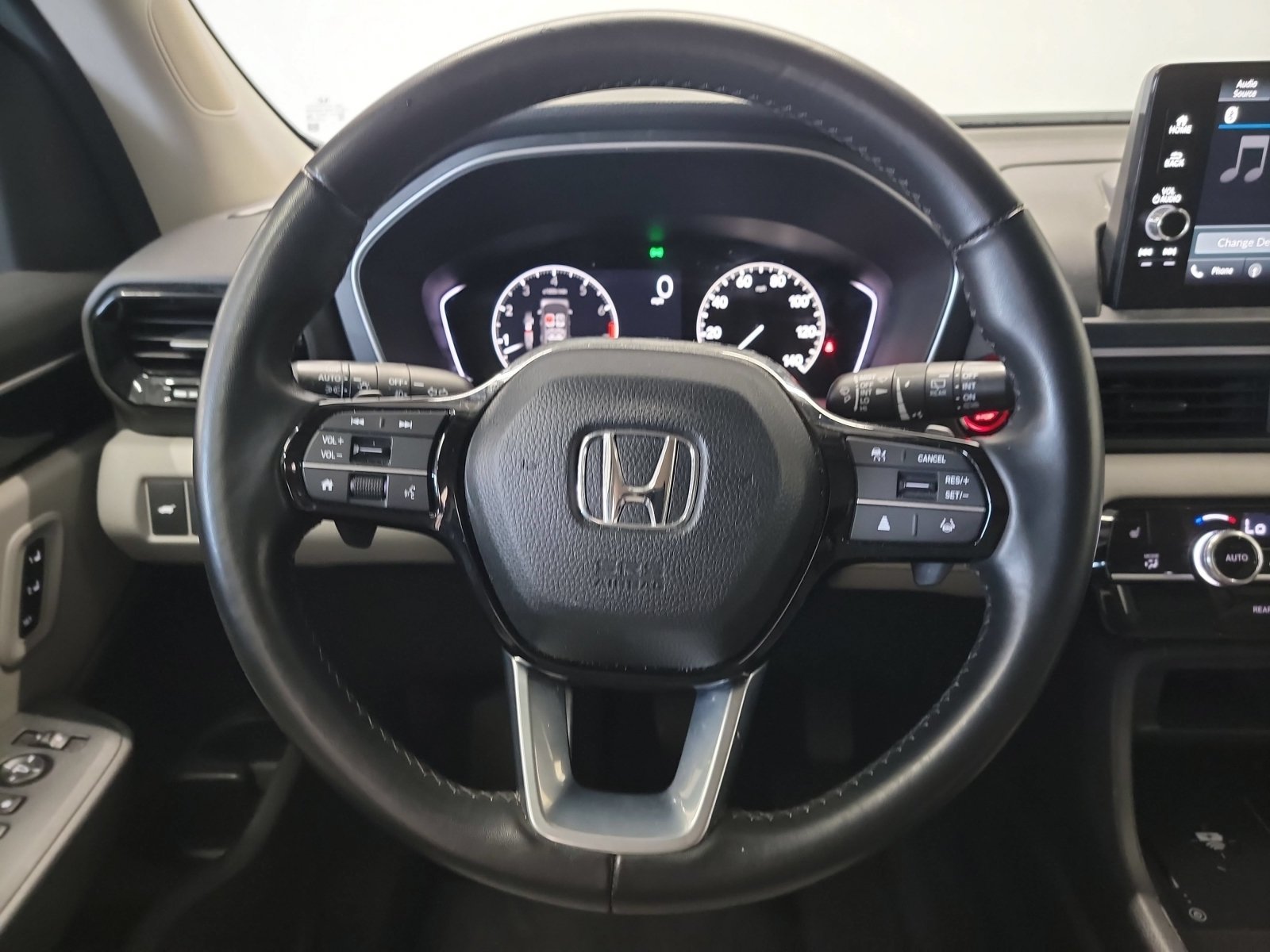 Used 2025 Honda Pilot EX-L image 17