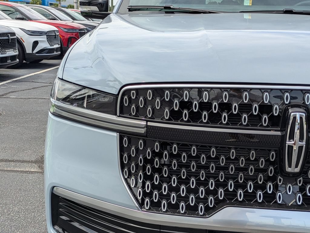 New 2027 Lincoln Navigator Reserve AWD/4WD image 10