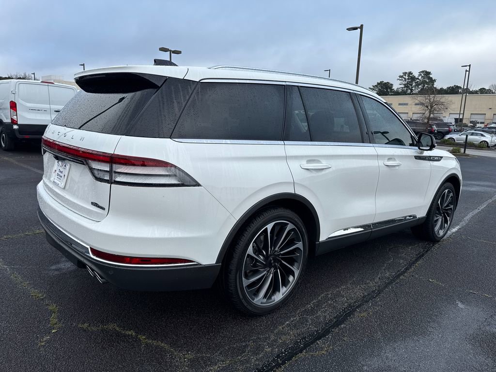 Certified 2025 Lincoln Aviator Reserve w/ Luxury Package image 5