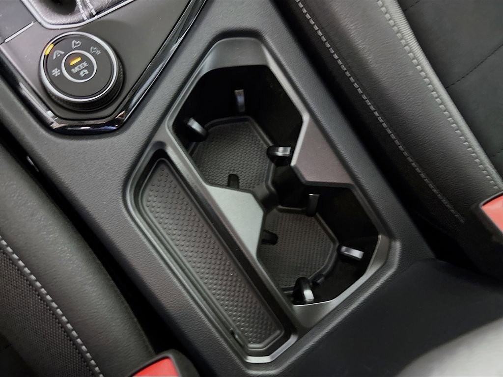 New 2025 Volkswagen Taos SE image 15
