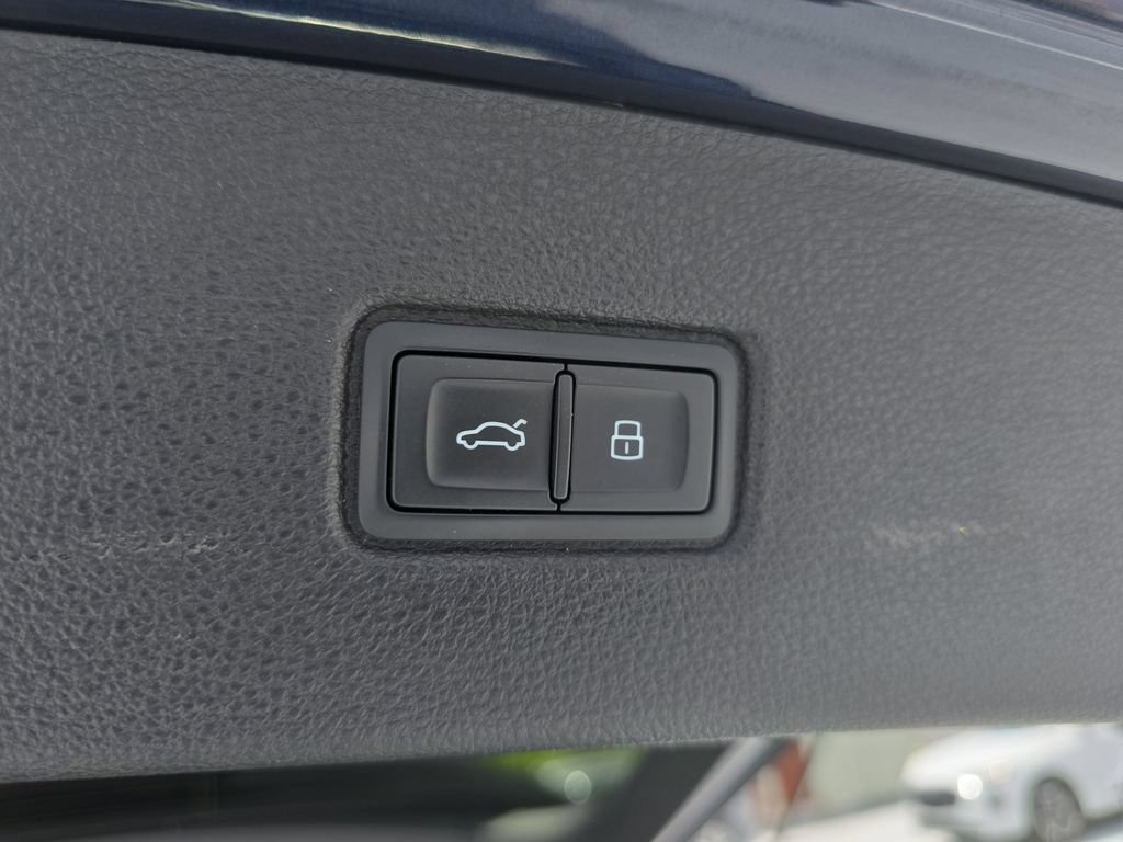 Used 2025 Audi Q7 3.0T Premium Plus AWD/4WD image 30