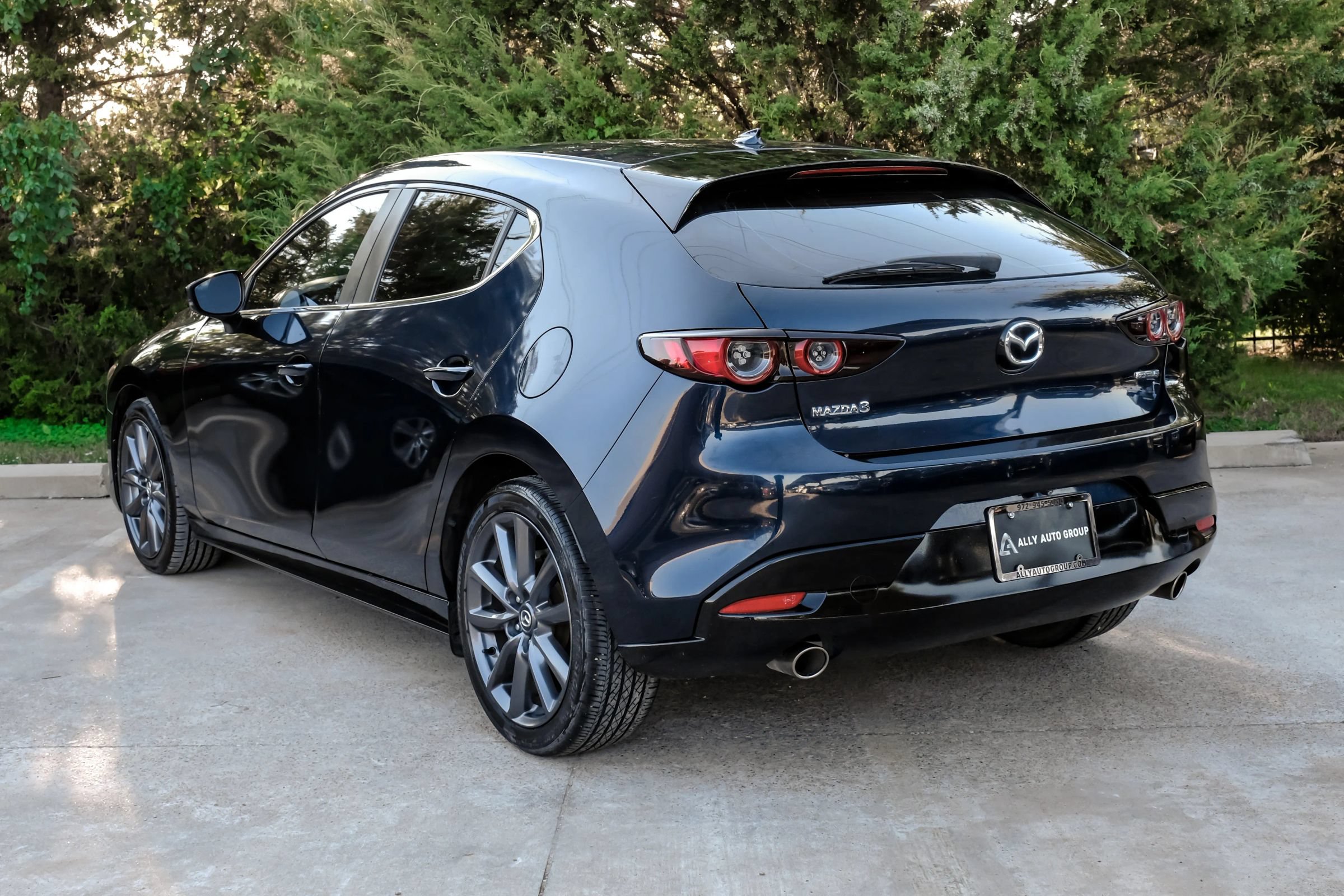 Used 2020 MAZDA MAZDA3 Hatchback w/ Preferred Package FWD image 10