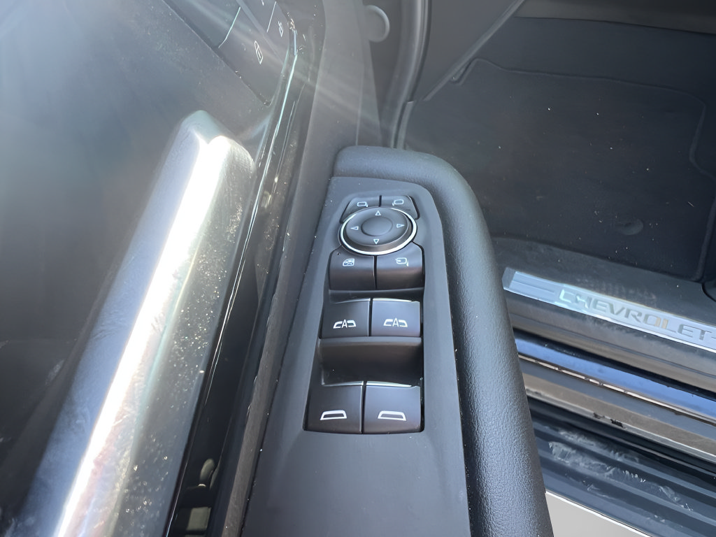 Used 2025 Chevrolet Tahoe Premier RWD image 14