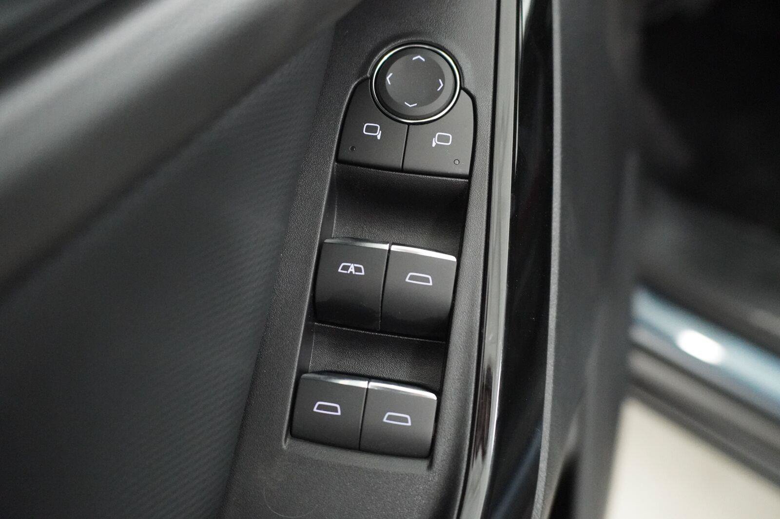 New 2027 Chevrolet Equinox RS w/ LPO, Floor Liner Package FWD image 22