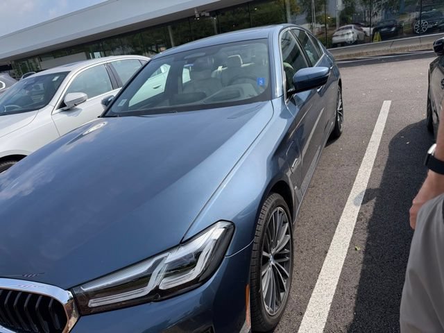 Used 2023 BMW 530e xDrive w/ Executive Package AWD/4WD image 1