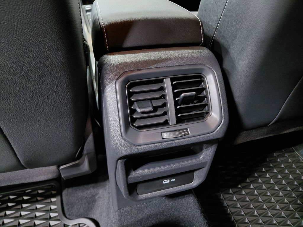 Used 2022 Volkswagen Taos SE image 40