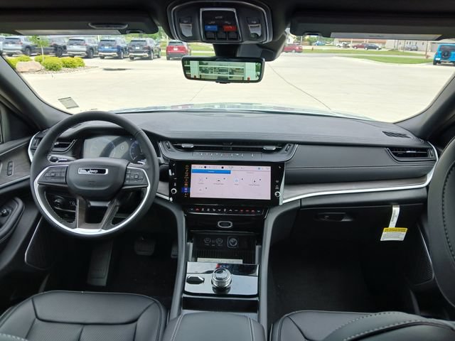 New 2026 Jeep Grand Cherokee L Limited w/ Luxury Tech Group II AWD/4WD image 26