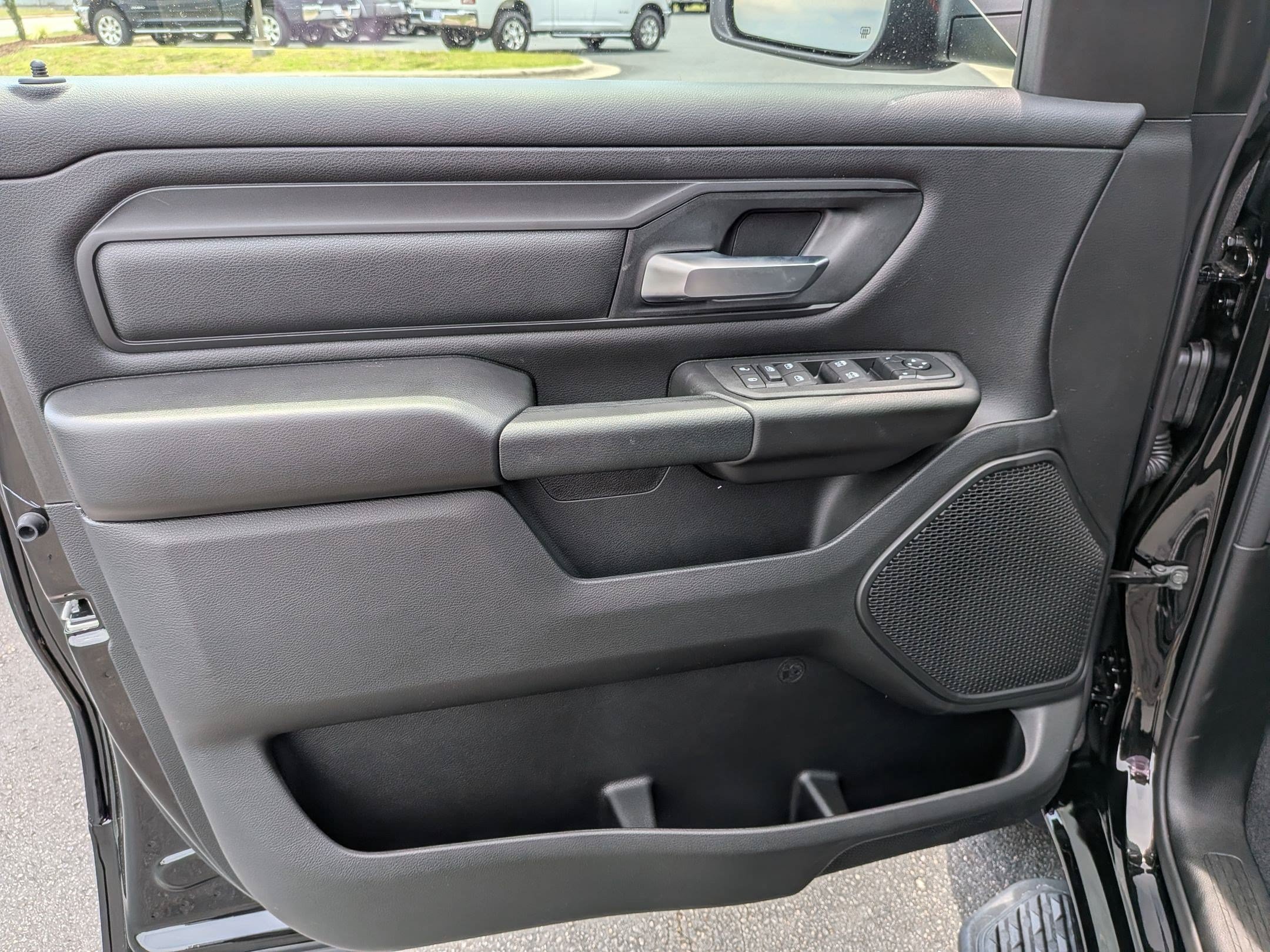 New 2026 RAM 1500 Express AWD/4WD image 10