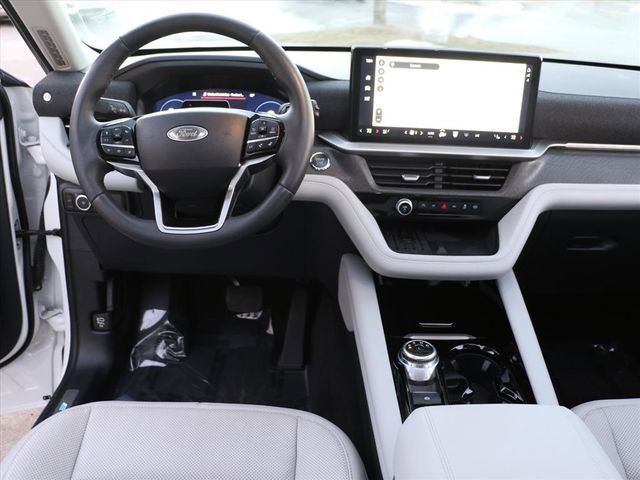 Used 2025 Ford Explorer Platinum w/ LUX Leather Package image 16