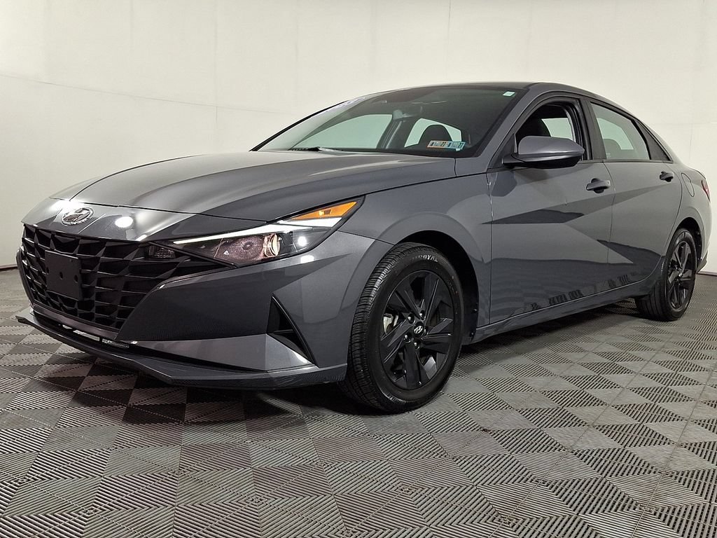 Used 2023 Hyundai Elantra SEL w/ Cargo Package FWD image 6