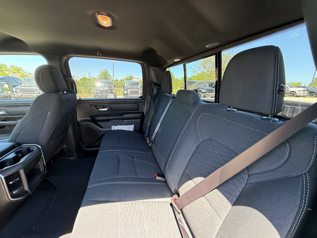New 2026 RAM 1500 Express AWD/4WD image 27