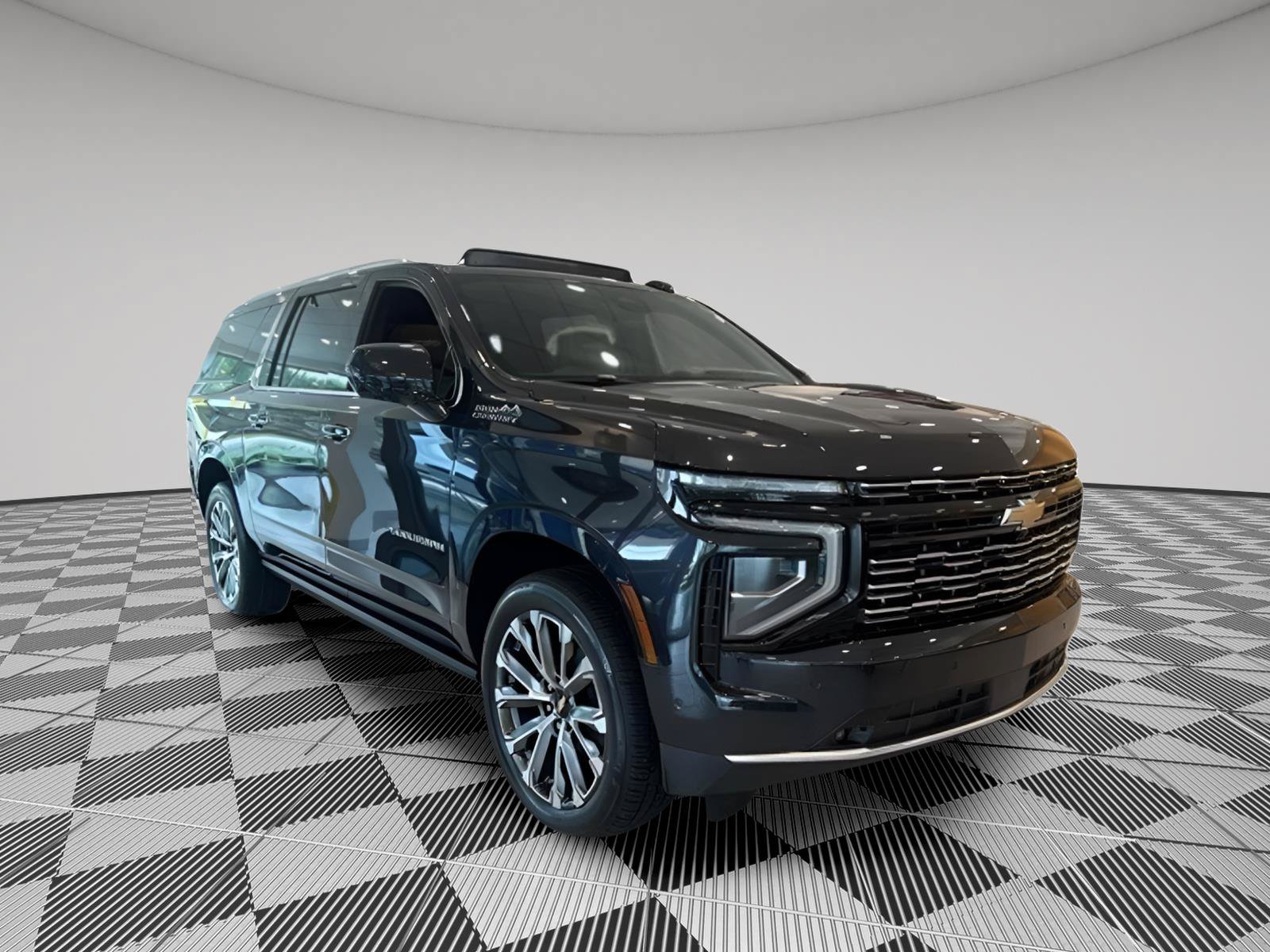 New 2026 Chevrolet Suburban High Country AWD/4WD image 2