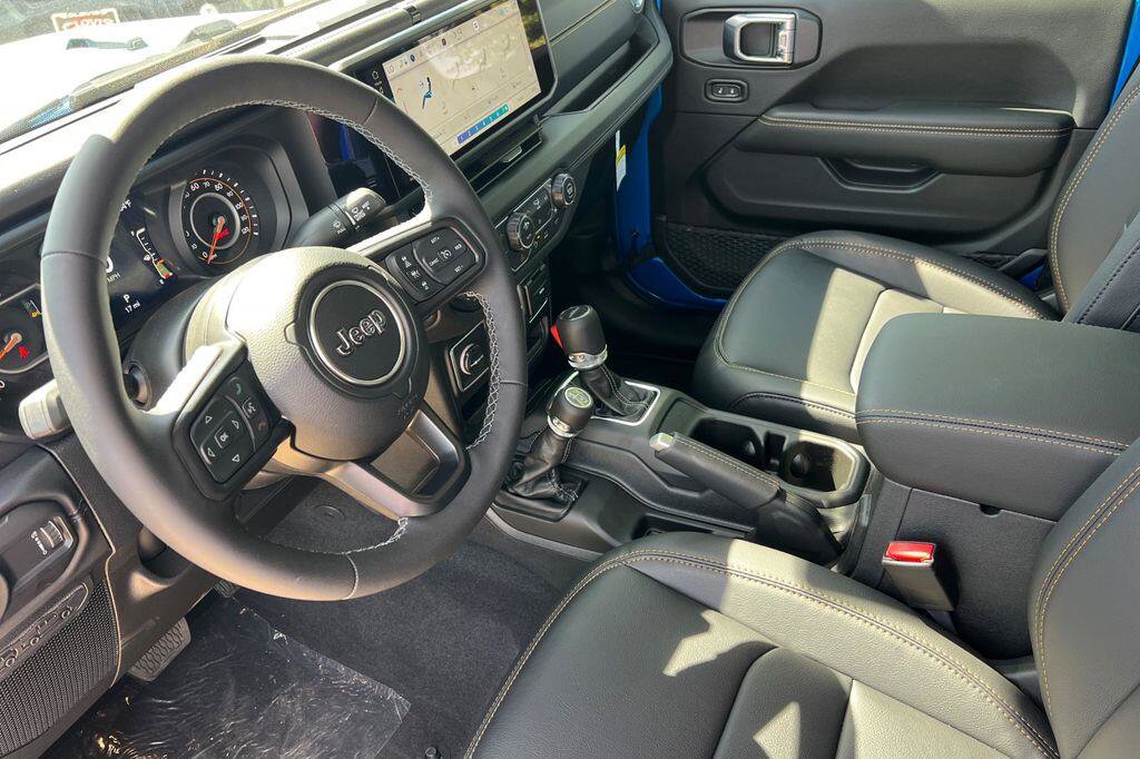 New 2026 Jeep Gladiator Sport AWD/4WD image 10