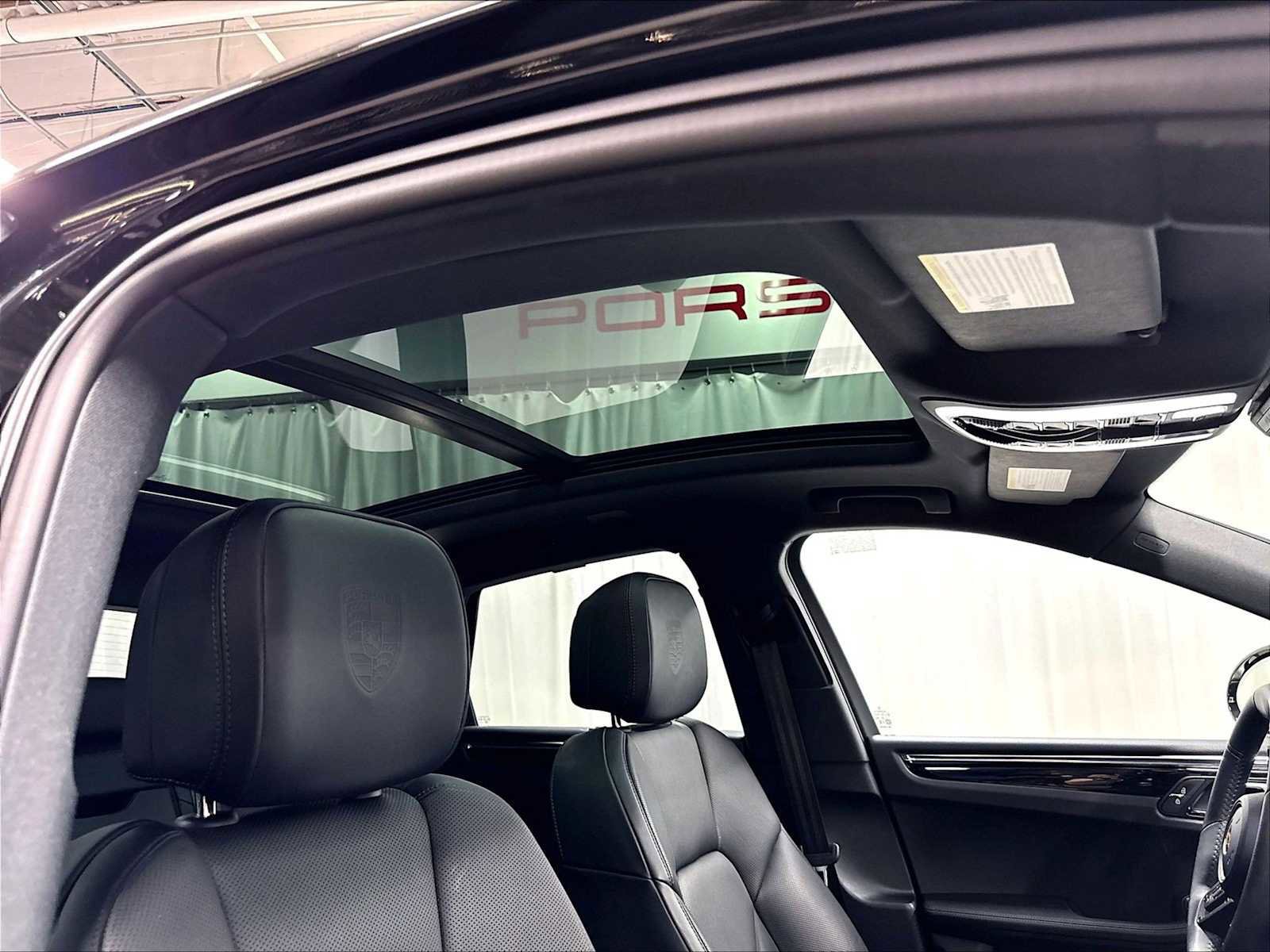 Used 2026 Porsche Macan AWD/4WD image 26