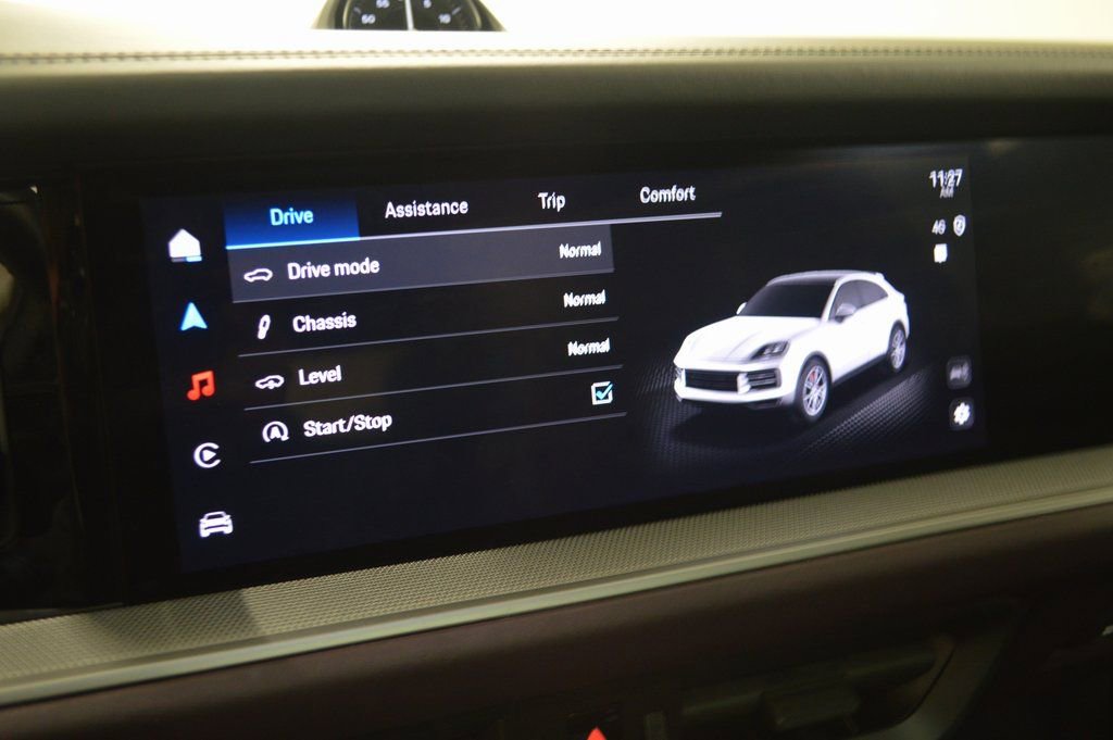 Certified 2025 Porsche Cayenne Coupe image 9