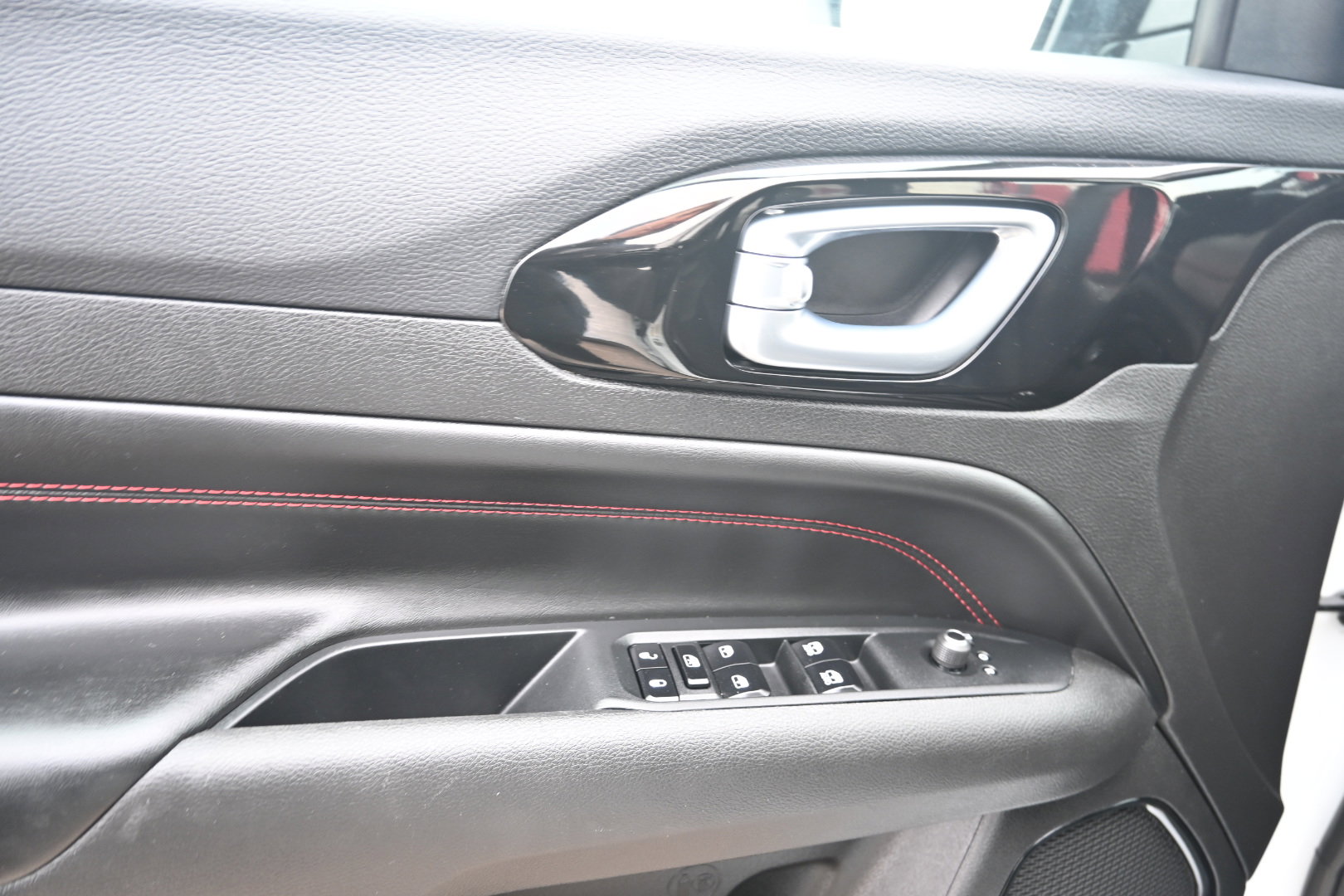 Certified 2024 Jeep Compass Trailhawk image 16