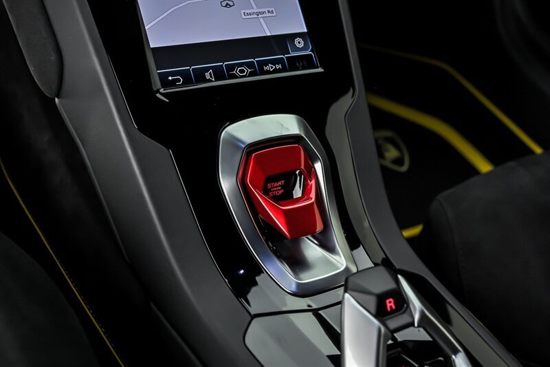Used 2021 Lamborghini Huracan EVO RWD image 37