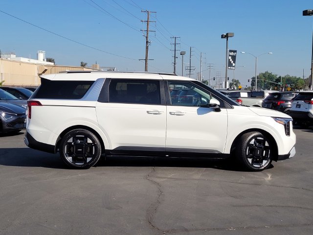 New 2026 Kia Carnival EX FWD image 4
