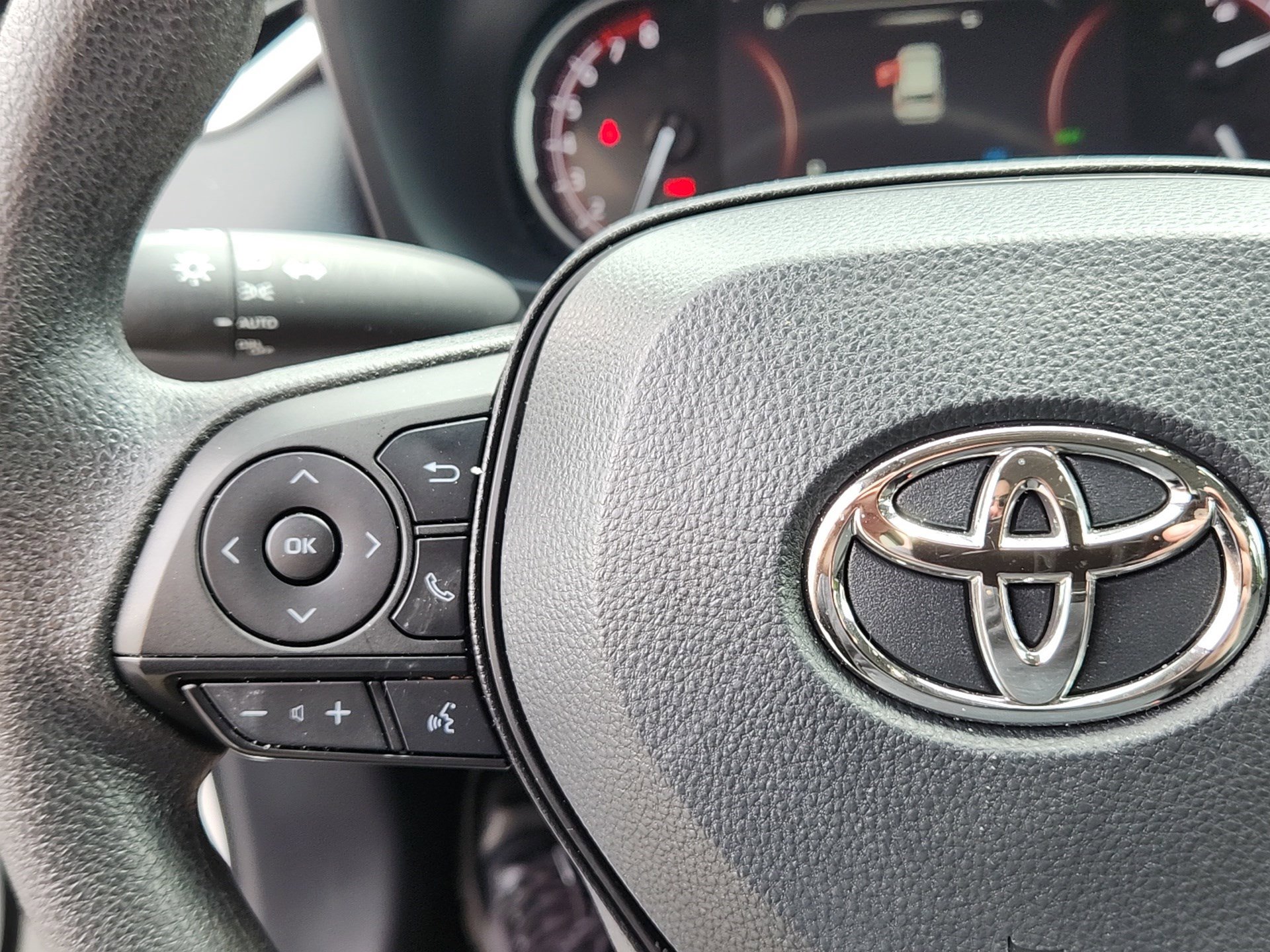 Certified 2025 Toyota RAV4 XLE AWD/4WD image 19