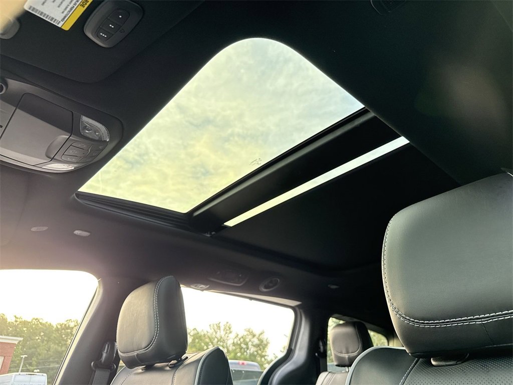 New 2026 Chrysler Pacifica Limited w/ S Appearance Package image 18