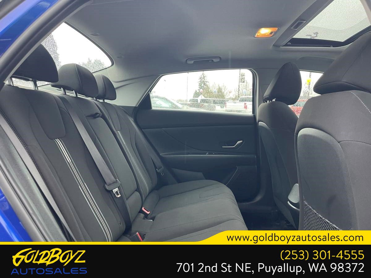 Used 2022 Hyundai Elantra SEL w/ Convenience + Premium Package image 16