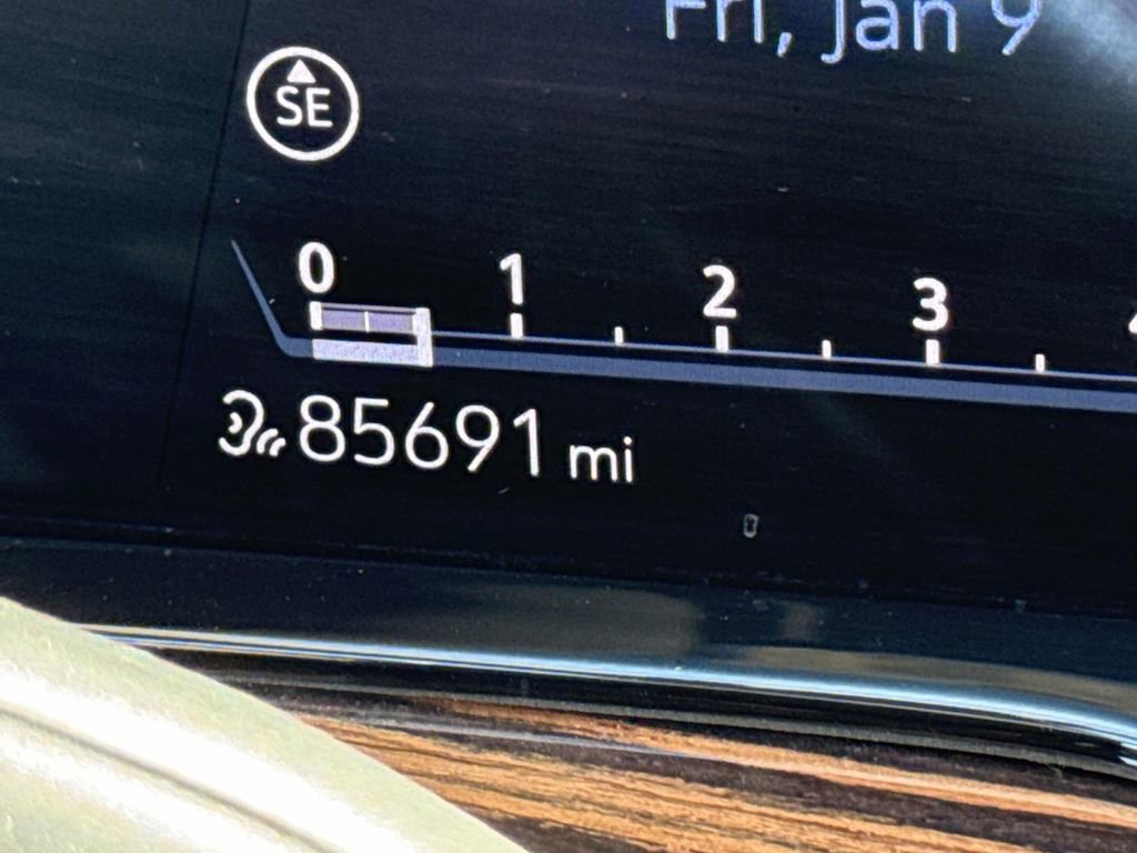 Used 2022 Cadillac Escalade ESV Luxury image 40