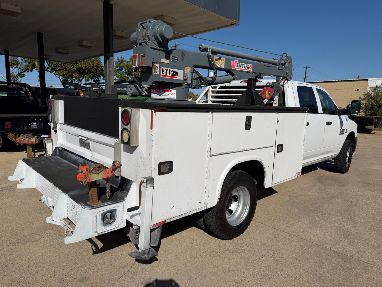 Used 2018 RAM 3500 Tradesman w/ Chrome Appearance Group image 4