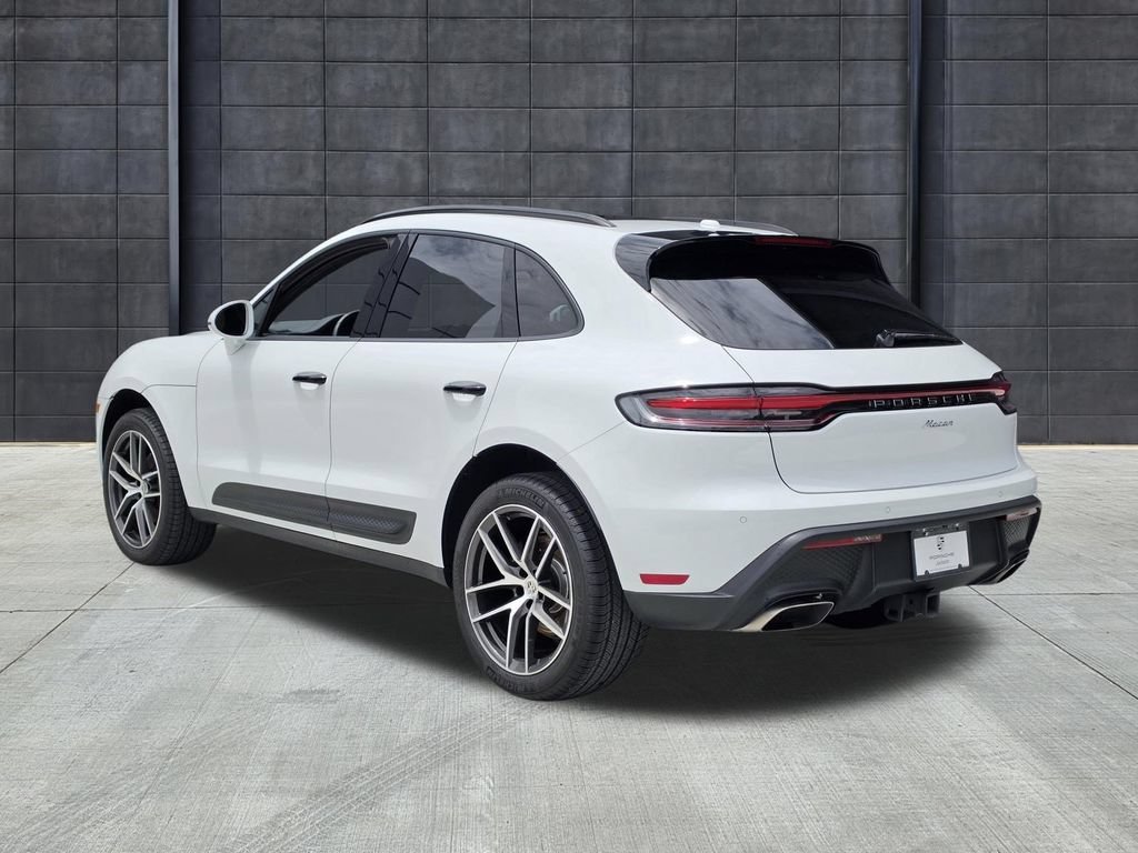 Used 2026 Porsche Macan AWD/4WD image 3