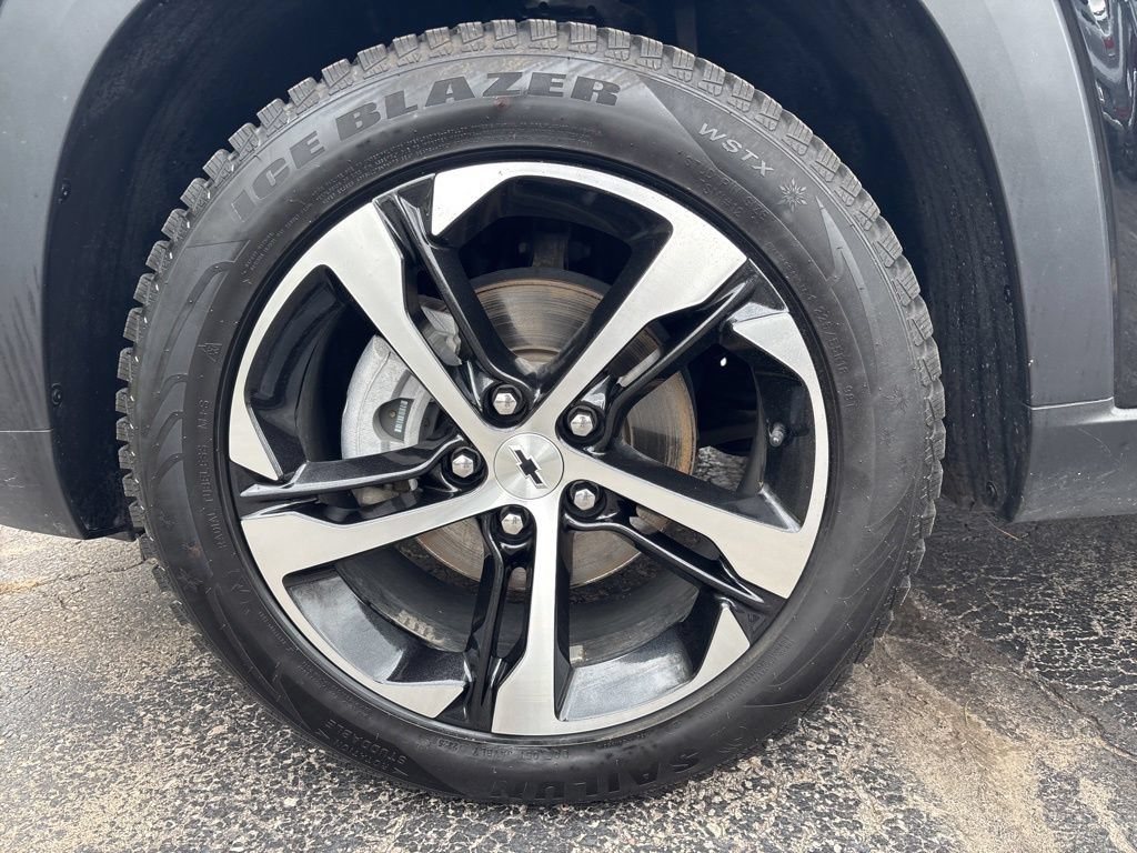 Used 2024 Chevrolet Trax RS w/ Driver Confidence Package FWD image 11