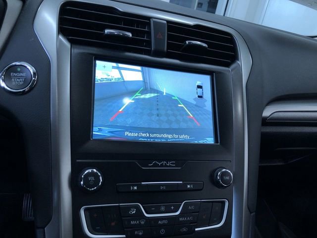 Used 2020 Ford Fusion SE image 27