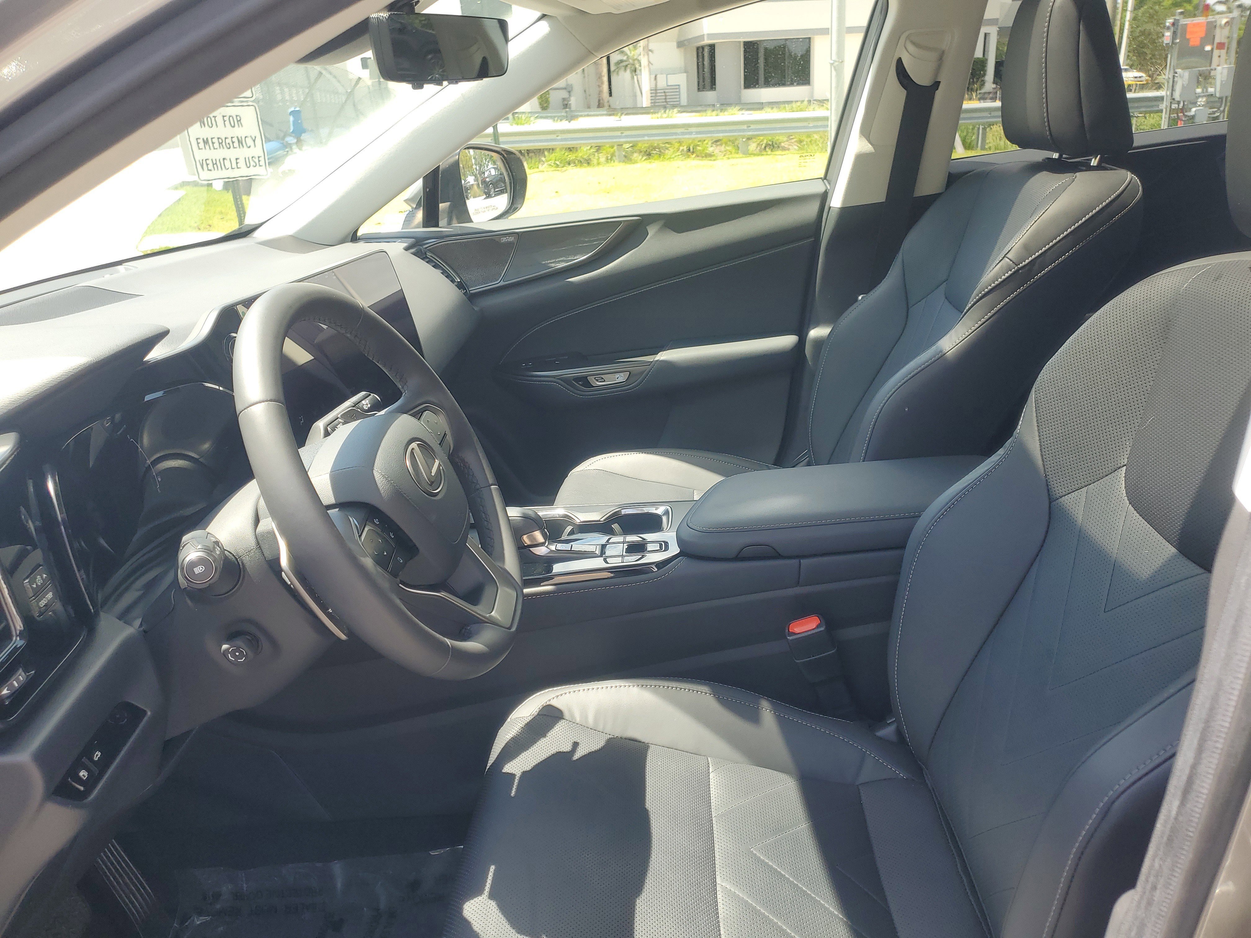 Used 2023 Lexus NX 350 AWD image 15