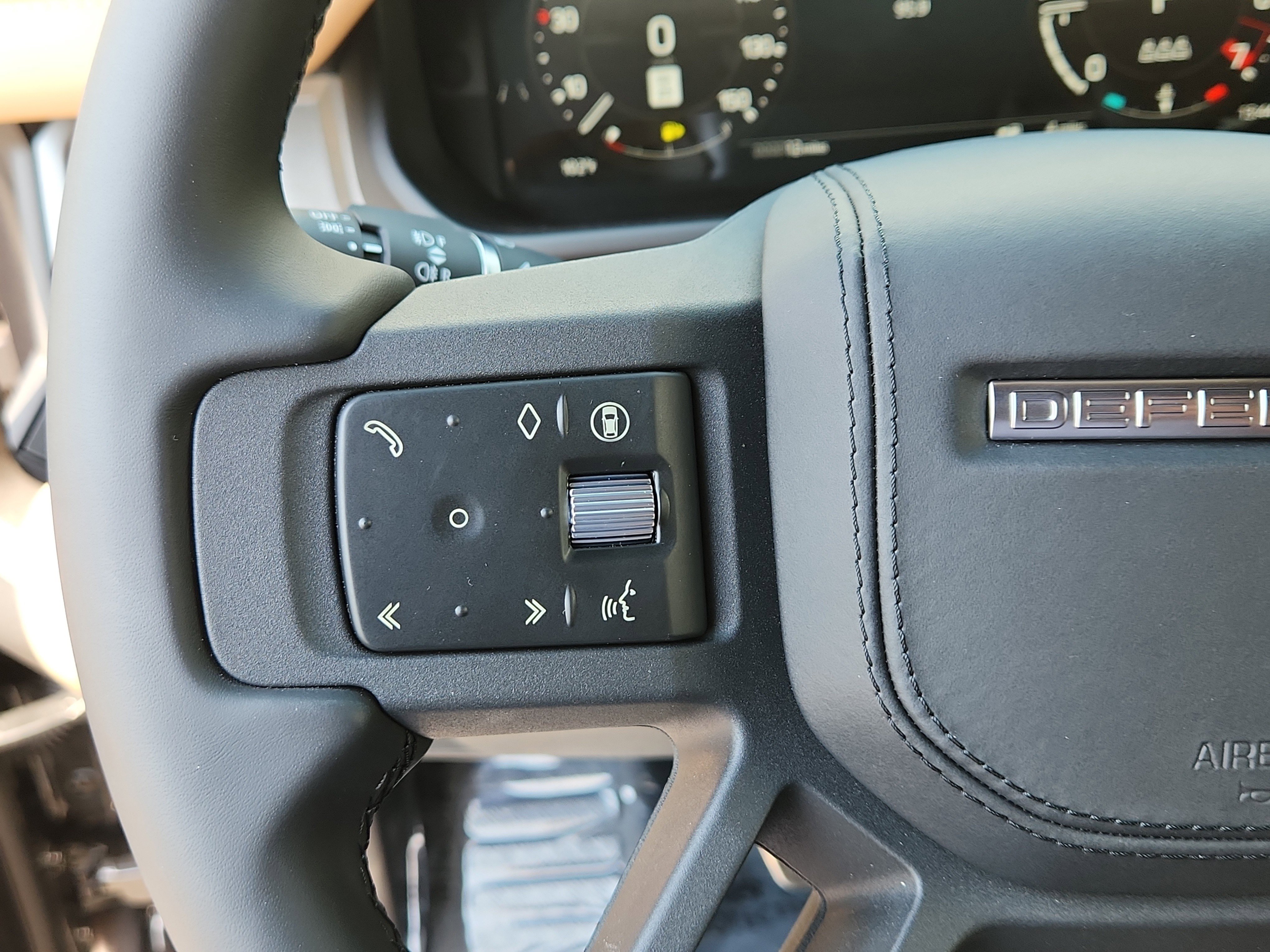 New 2025 Land Rover Defender 110 X image 24