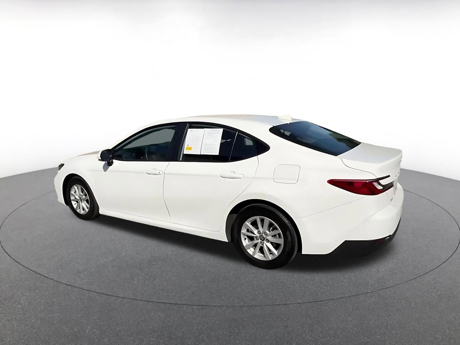 Used 2025 Toyota Camry LE FWD image 10