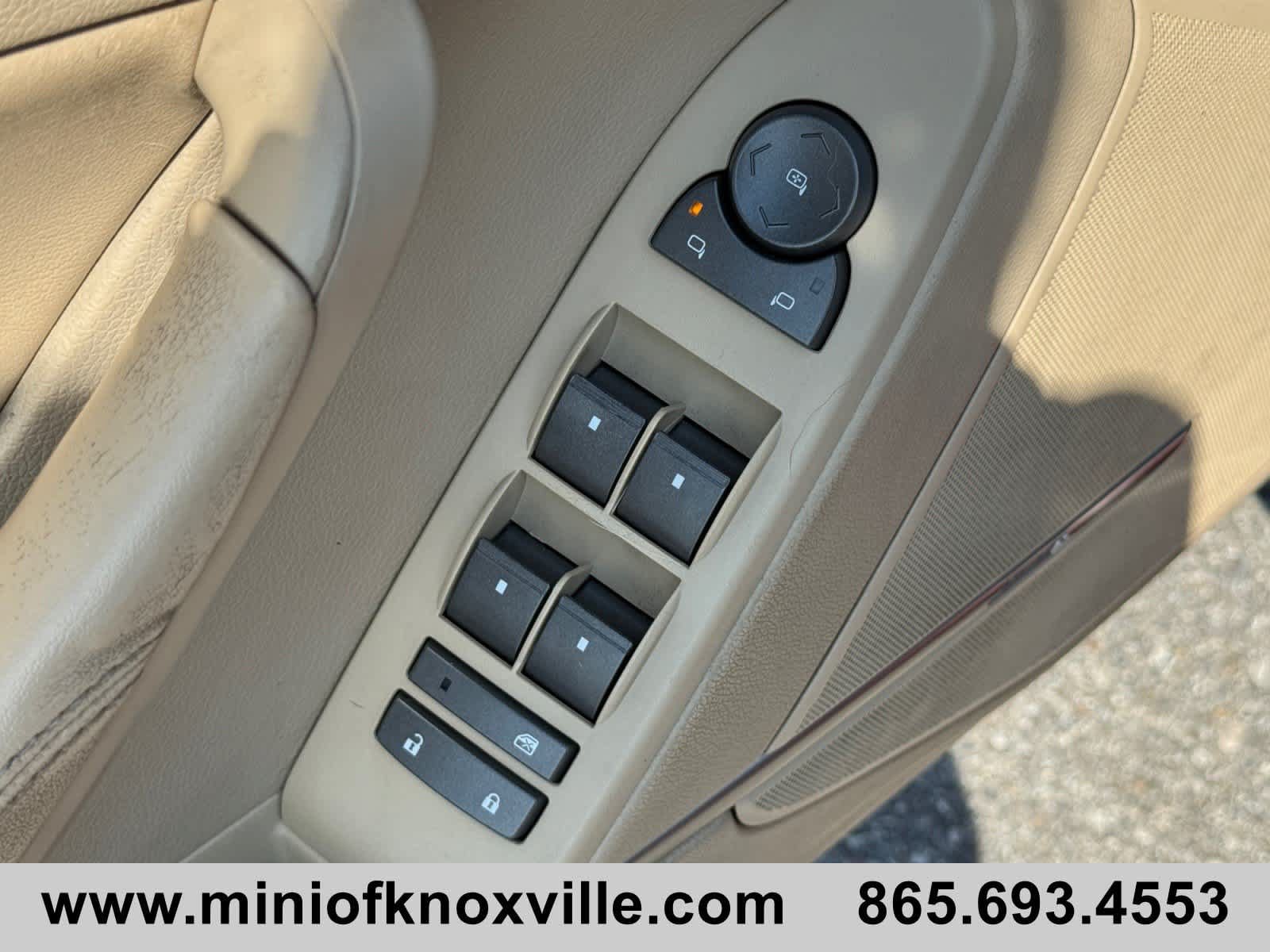 Used 2011 Cadillac CTS Luxury RWD image 15