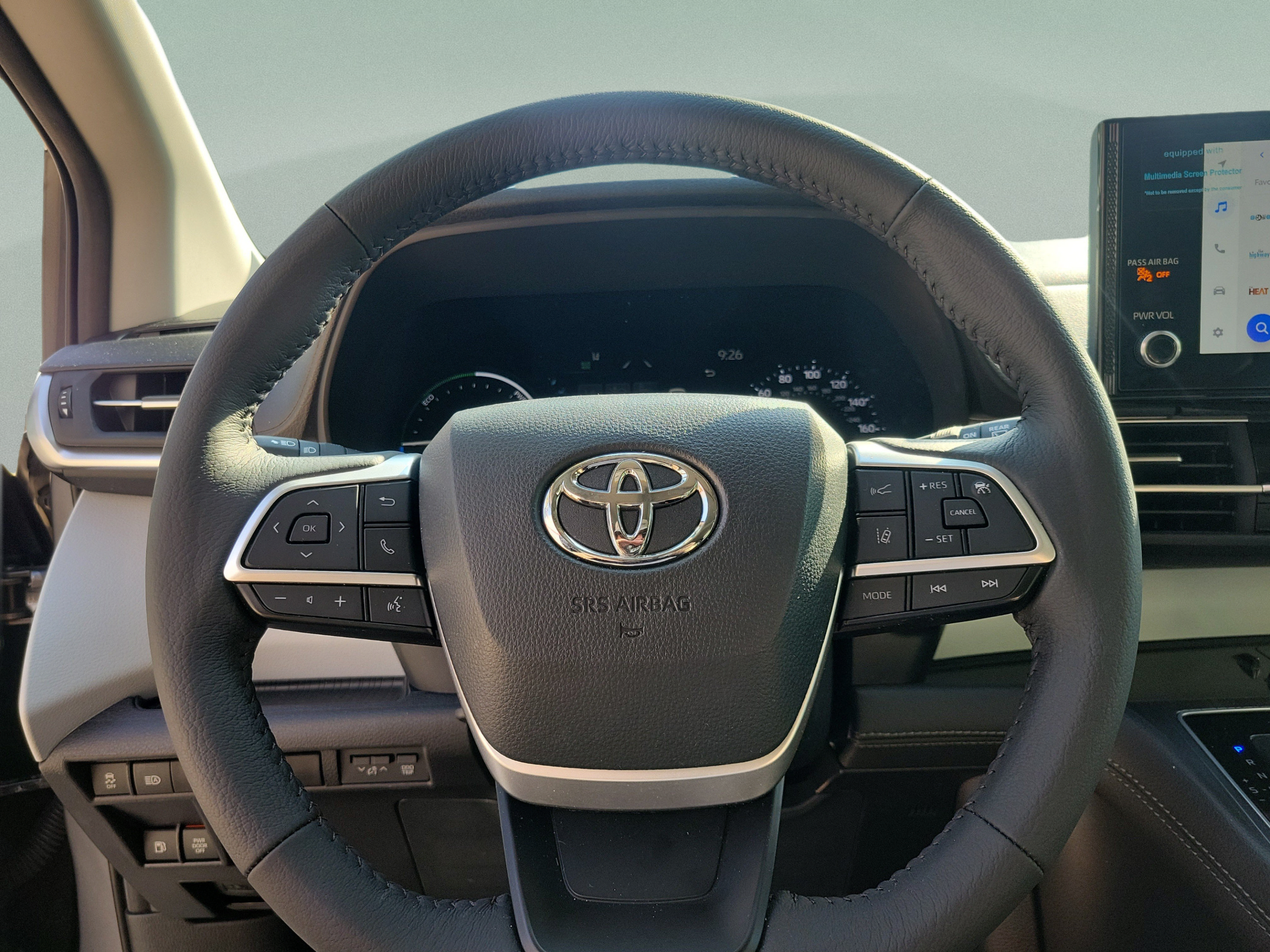 Certified 2026 Toyota Sienna XLE FWD image 18