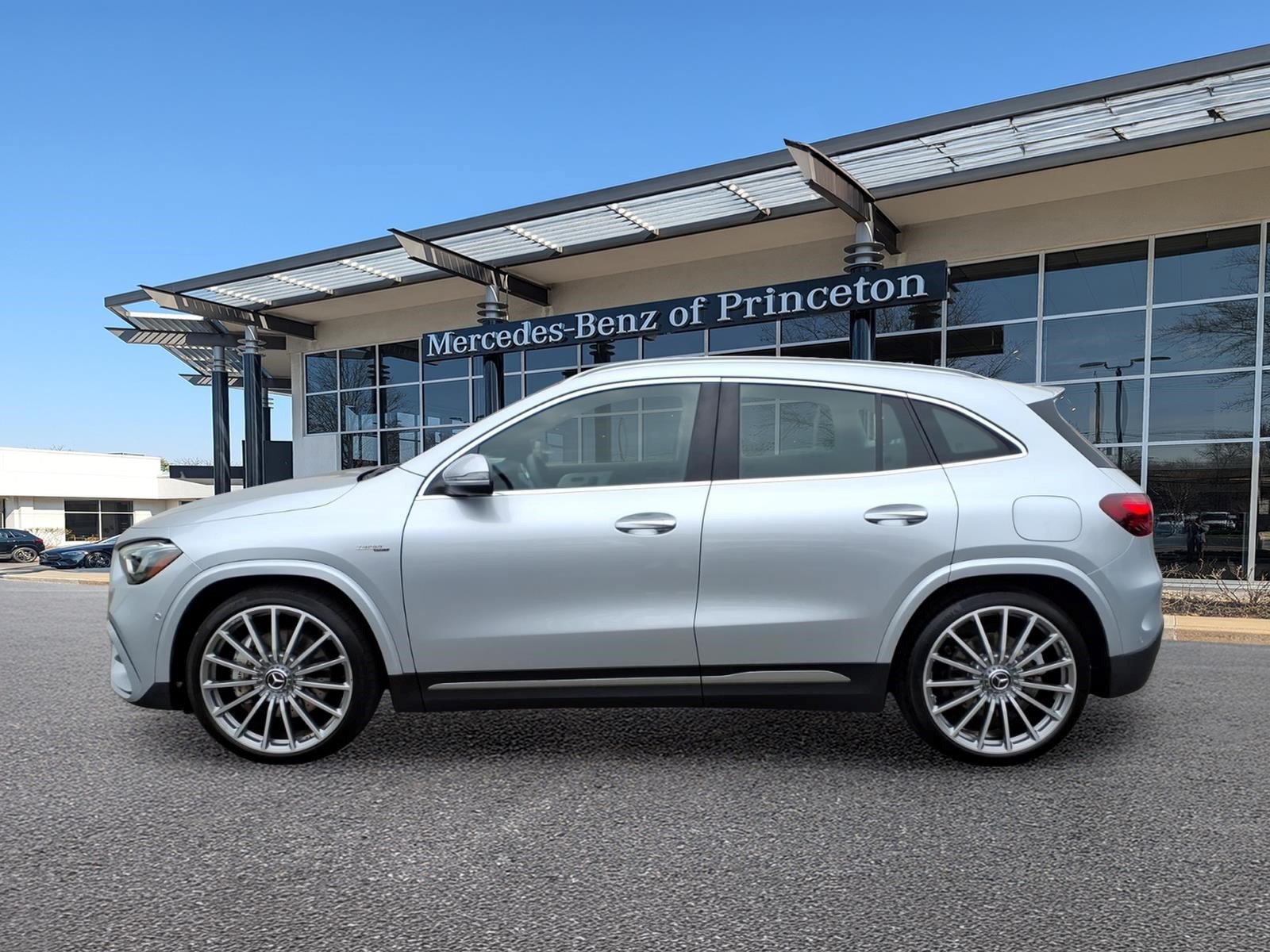 Certified 2024 Mercedes-Benz GLA 35 AMG 4MATIC image 6
