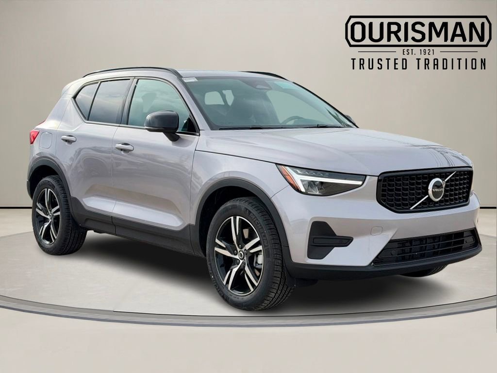 New 2026 Volvo XC40 B5 Core w/ Climate Package