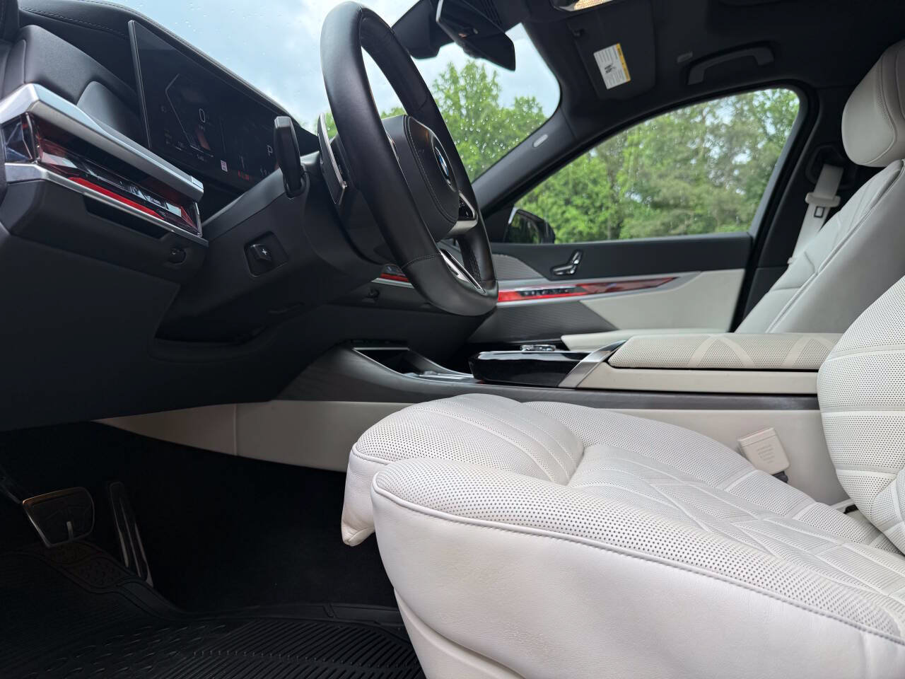 Used 2023 BMW 760i xDrive AWD/4WD image 41