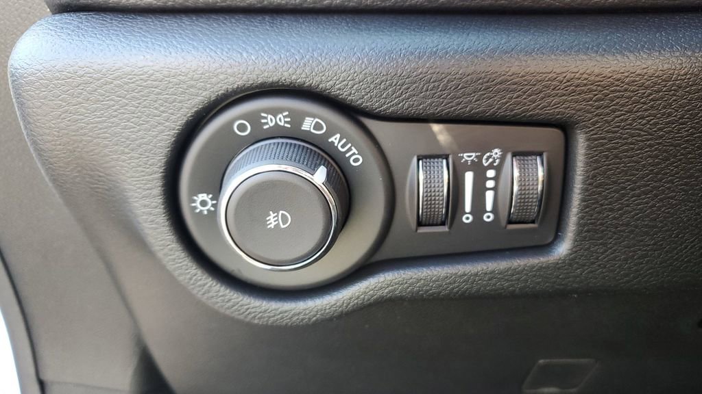 New 2026 Chrysler Pacifica Select image 23