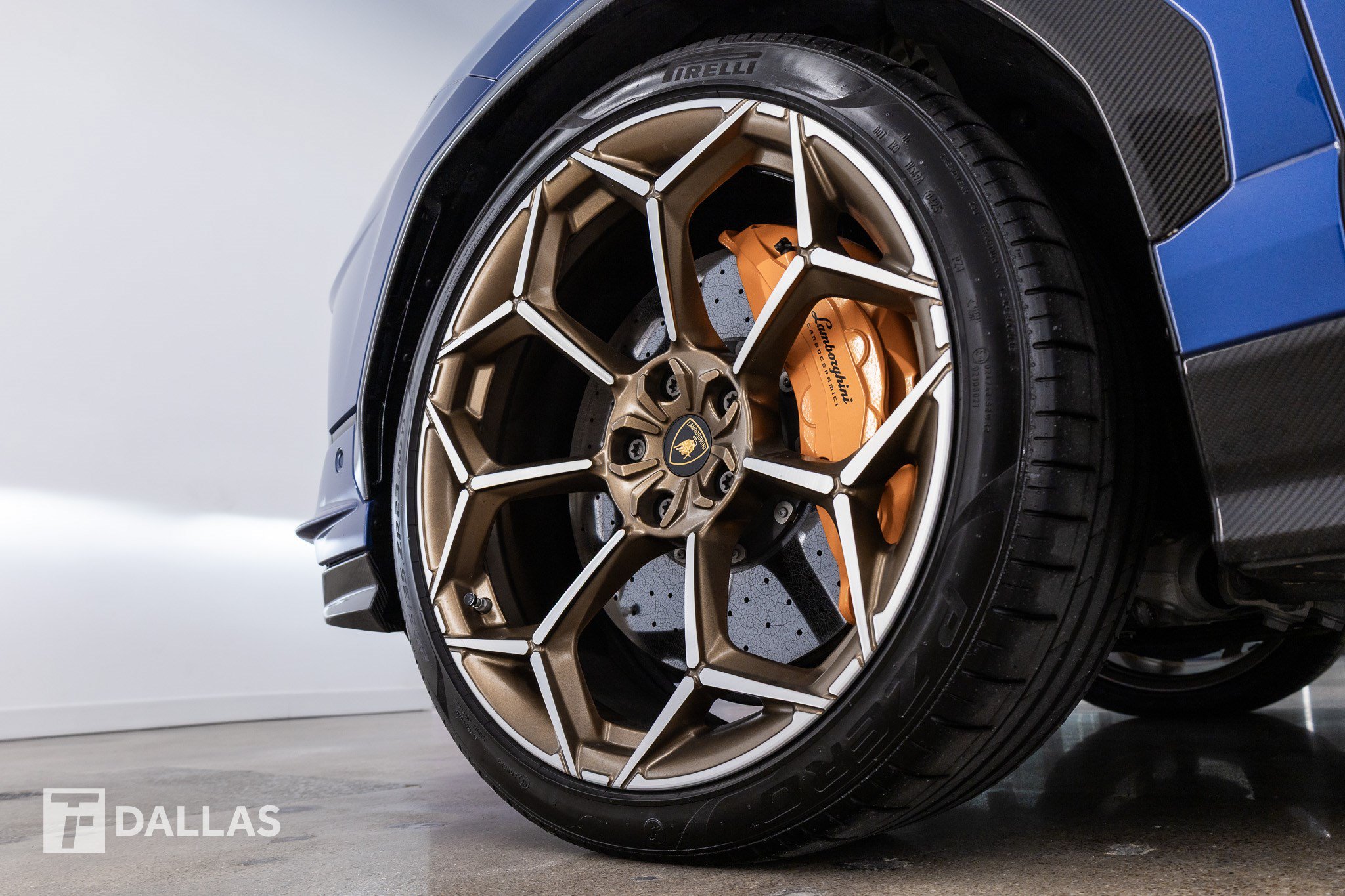 Used 2023 Lamborghini Urus Performante AWD/4WD image 24