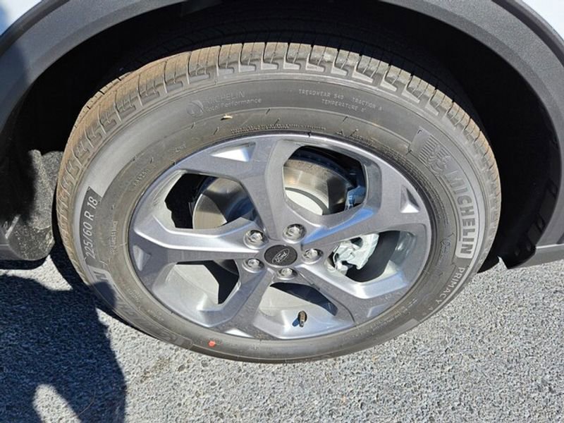New 2026 Ford Escape ST-Line image 18
