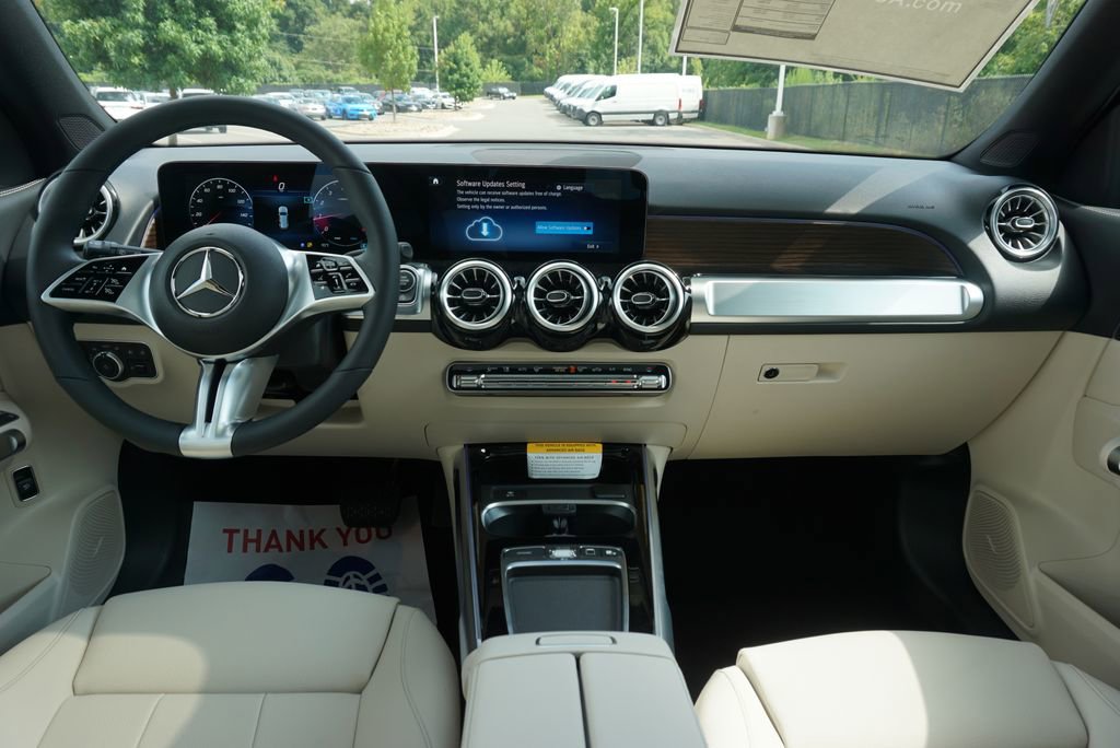 New 2025 Mercedes-Benz GLB 250 4MATIC image 17