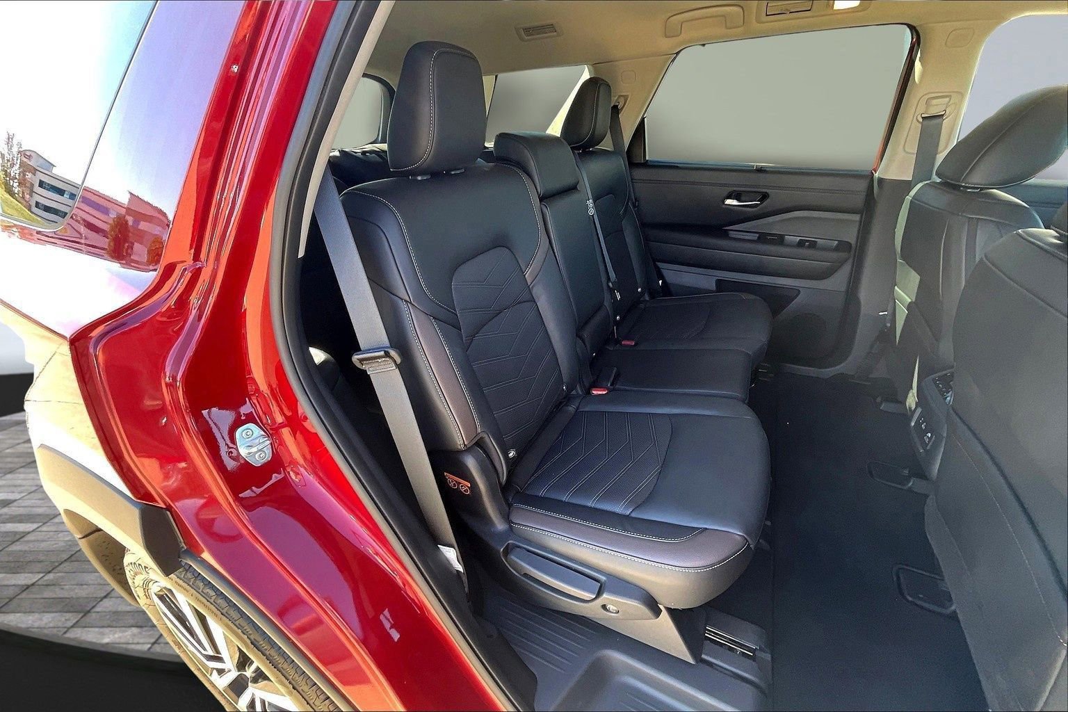 Certified 2024 Nissan Pathfinder Platinum w/ Cargo Package image 35