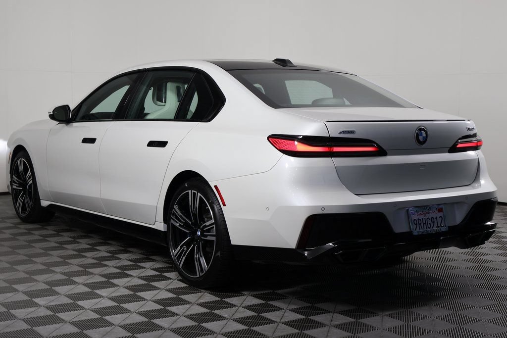 Certified 2025 BMW 760i xDrive w/ Executive Package AWD/4WD image 6