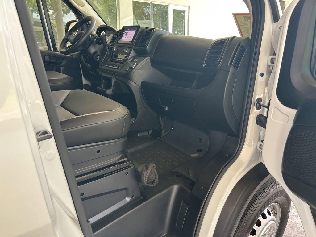 Used 2025 RAM ProMaster 2500 w/ Convenience Group FWD image 21