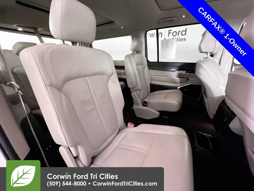 Used 2022 Jeep Wagoneer Series III w/ Premium Group I image 18