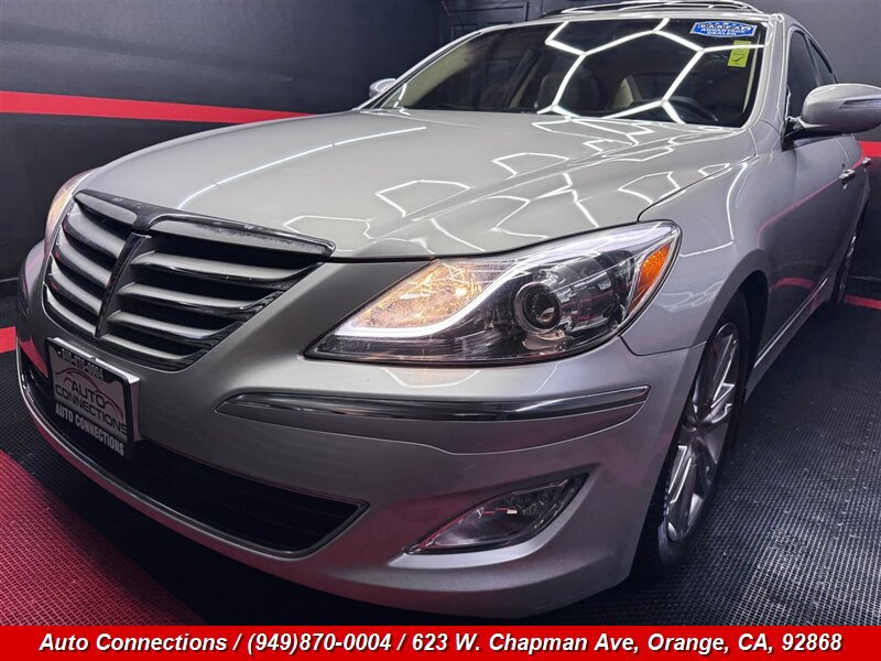 Used 2012 Hyundai Genesis 3.8 w/ Premium Pkg RWD image 32